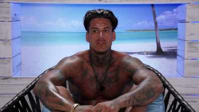 You know what, I'm probably
going to choose Malin. - Love Island