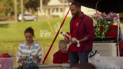 You know what?
Maybe I should recruit this team - Christmas in Louisiana