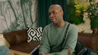 You know what, Monet?
[pen taps sharply] - Dr. Jackie