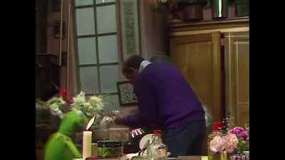 You know what?
You should be doing this onstage. - The Muppet Show