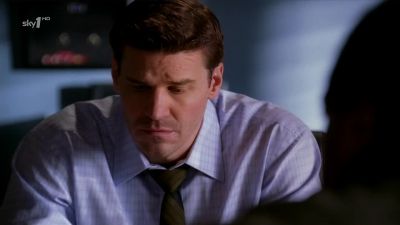 You know that word, Agent Booth?
It's from the Bible. - Bones