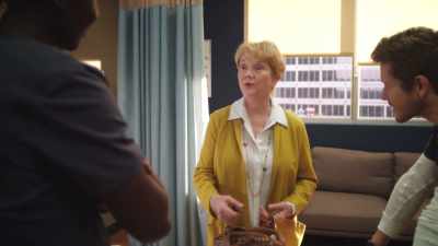 You know, you would make
an excellent assistant, - The Resident