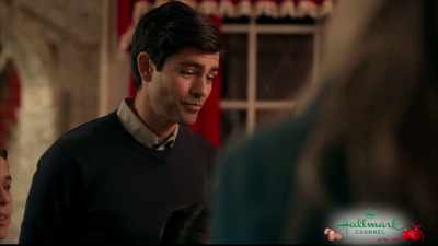 You know, when you decorate
the tree, - Christmas at Graceland: Home for the Holidays