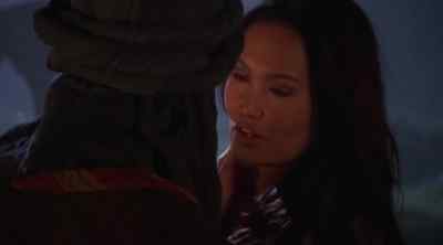 You know,
you never did give me
back my weapons. - Relic Hunter