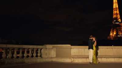 You know, if you want
to experience true love, - Love Trip: Paris