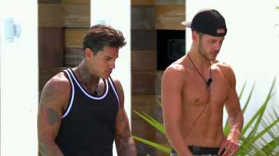 You know yourself
she's pulling away from you, - Love Island