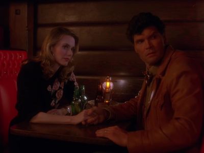 - You and Laura, you're the same.
- Get your hands off me! - Twin Peaks