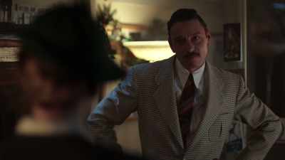 You light a prayer candle? - The Last Tycoon