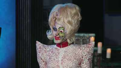 You were like a beautiful alien - The Boulet Brothers' Dragula: Titans