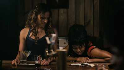 -You like to read?
-Uh... I didn't think so. - The Deuce