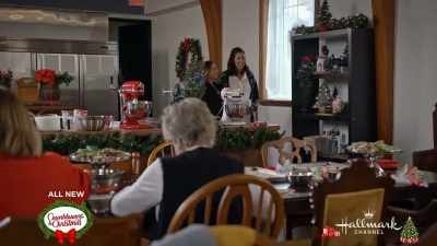 You live in
a fancy apartment - Heart of the Holidays
