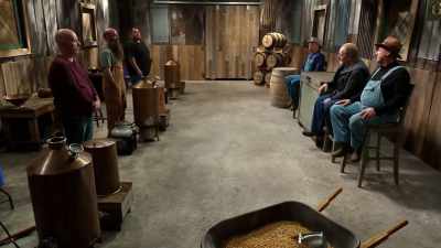 You look around, - Moonshiners: Master Distiller