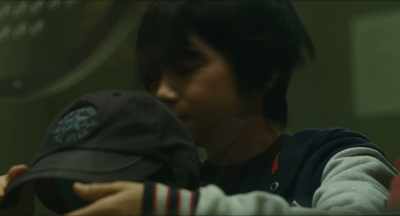 - You look cute! Cute.
- Doesn't he look handsome? - Shoplifters