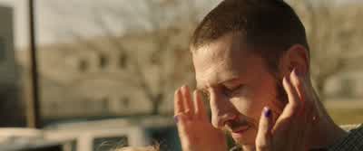 You look great, baby. - Den of Thieves