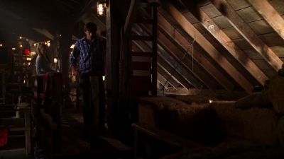 You look like a big cat in a small cage. - Smallville