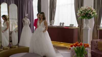 You look like a princess. - Love's Greek to Me