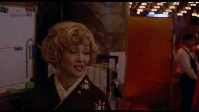You look like a tourist. - Miss Osaka