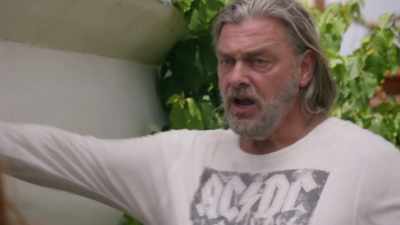 You look like hell, Jake.
What's going on? - Reef Break
