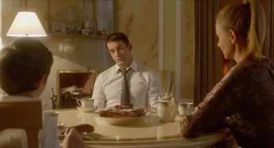 You look like me. Come here. - About Love