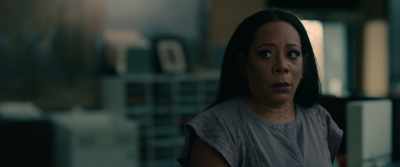 You look scared. - Breaking