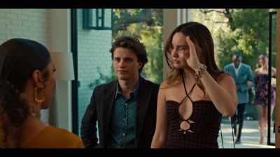 - You look smarter.
- Looking for a place to stay, - Based on a True Story