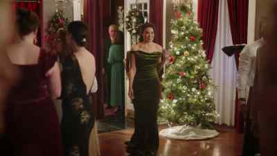 You look wonderful. - Unwrapping Christmas: Mia's Prince