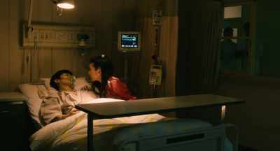 You were lucky.
The wounds were superficial. - The Confidence Man JP - The Movie -