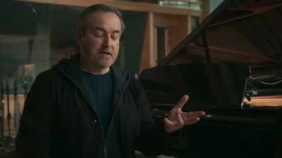 You make an informed choice
about who it is you'll get to sing it. - The Sound of 007