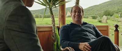 You make jokes, antics, - Loro 1