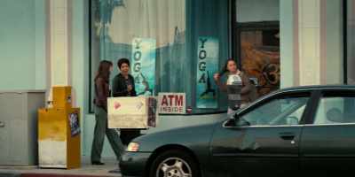 -You mean a guy like Henry...
-[both] Riffraff! - Girlboss