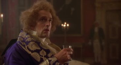 You mean he actually looks at the King - The Madness of King George
