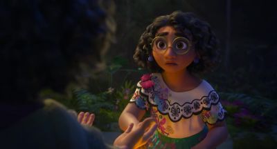 You might wanna hang on. - Encanto