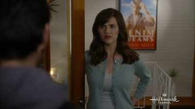 - You mind if I come in?
- S... sure. - All for Love