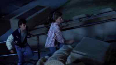 - You mind telling me what's going on?
- Oh, just come on. - A Nightmare on Elm Street