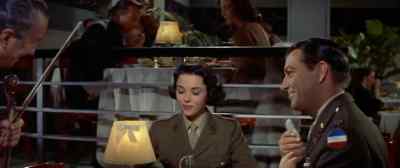 - You mind?
- Thank you, I understand, I understand. - D Day the Sixth of June