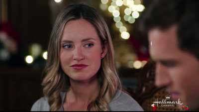 - You miss him.
- Yeah, I do. - Christmas at the Palace
