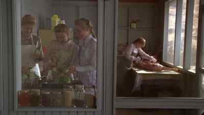 - YOU MISSED A SPOT.
- NO, I DIDN'T. - Big Love