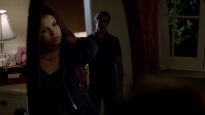 You need a hand? - The Vampire Diaries