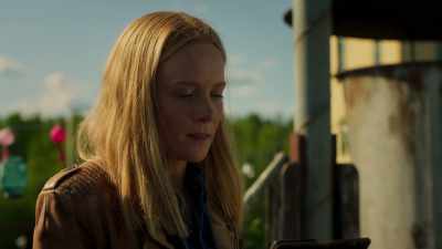 You need to cherish your
life with your husband, - Dystopia
