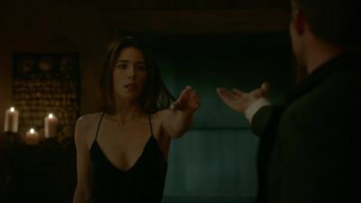 You need to grab your suitcase. - The Originals