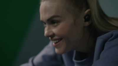 You need help carrying
those smoothies back? [laughs] - Obsessed to Death