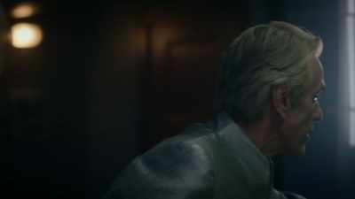 You need to move away.
It's not safe. - Watchmen