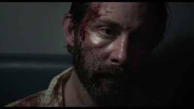 You need that patched up.
It's gonna be OK, sir. - The Dead Center