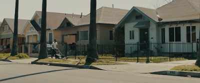 - You need your yard cut?
- Nah. Nah, I'm good. - Gully