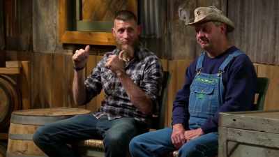 You notice we got
an extra face in here
right now. - Moonshiners: Master Distiller