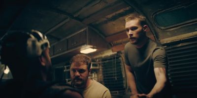 - You okay, buddy?
- Hey, hey, Conner! - The Peripheral