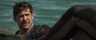 - You okay?
- Lucas. - Deep Blue Sea 3