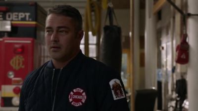- You okay? - Chicago Fire