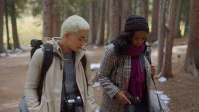 - You okay?
- Totally. - A Picture Perfect Holiday