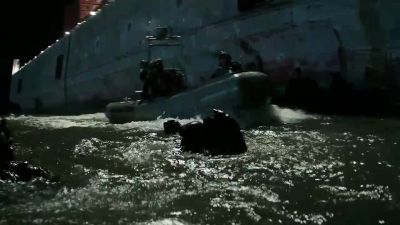 You okay?
Yeah. - SEAL Team